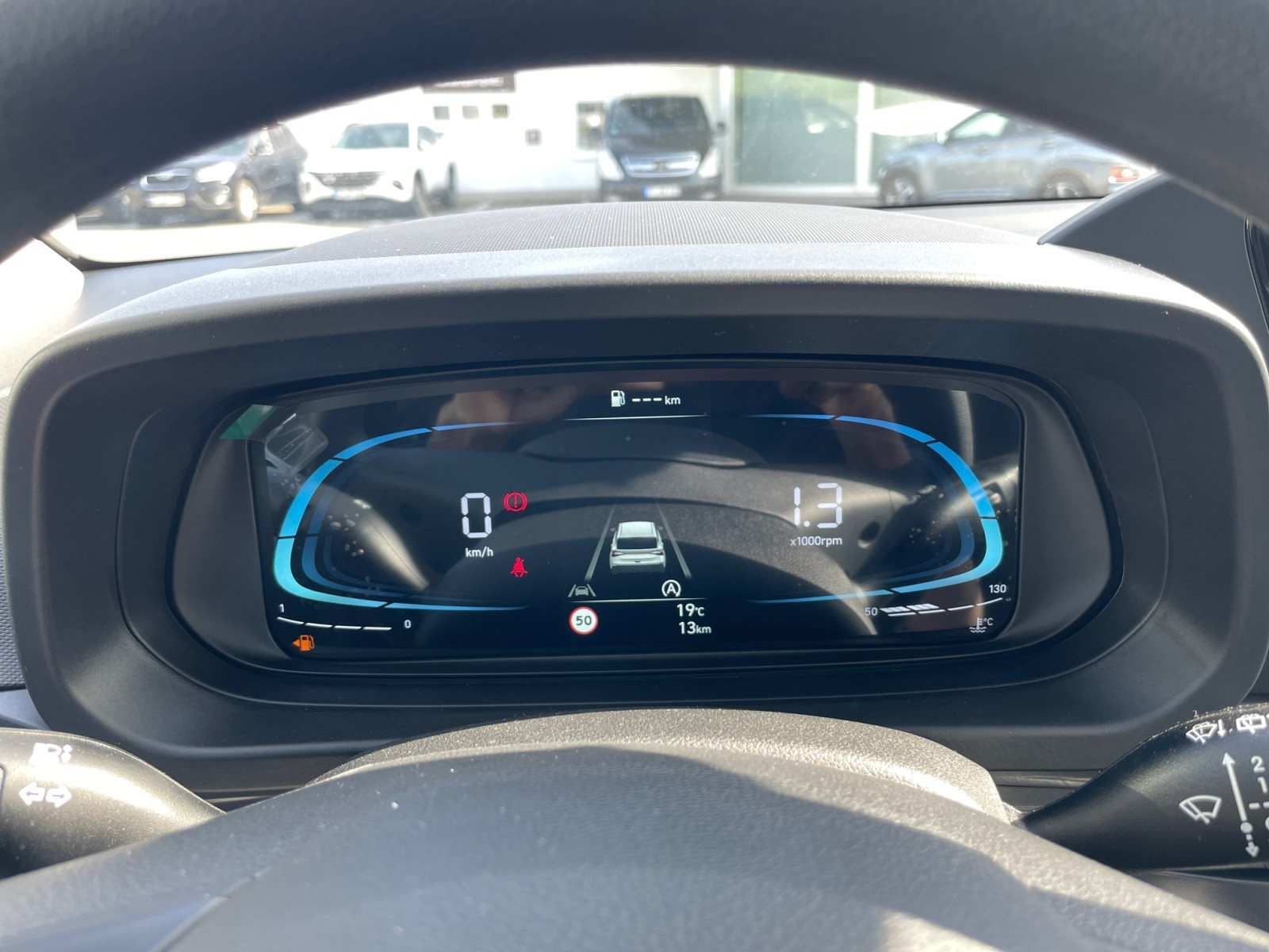 Foto 1 - i20 1.0T-GDi SELECT /FLA/SpurH/Navi/PDC/KAM, Phantom Black / MET