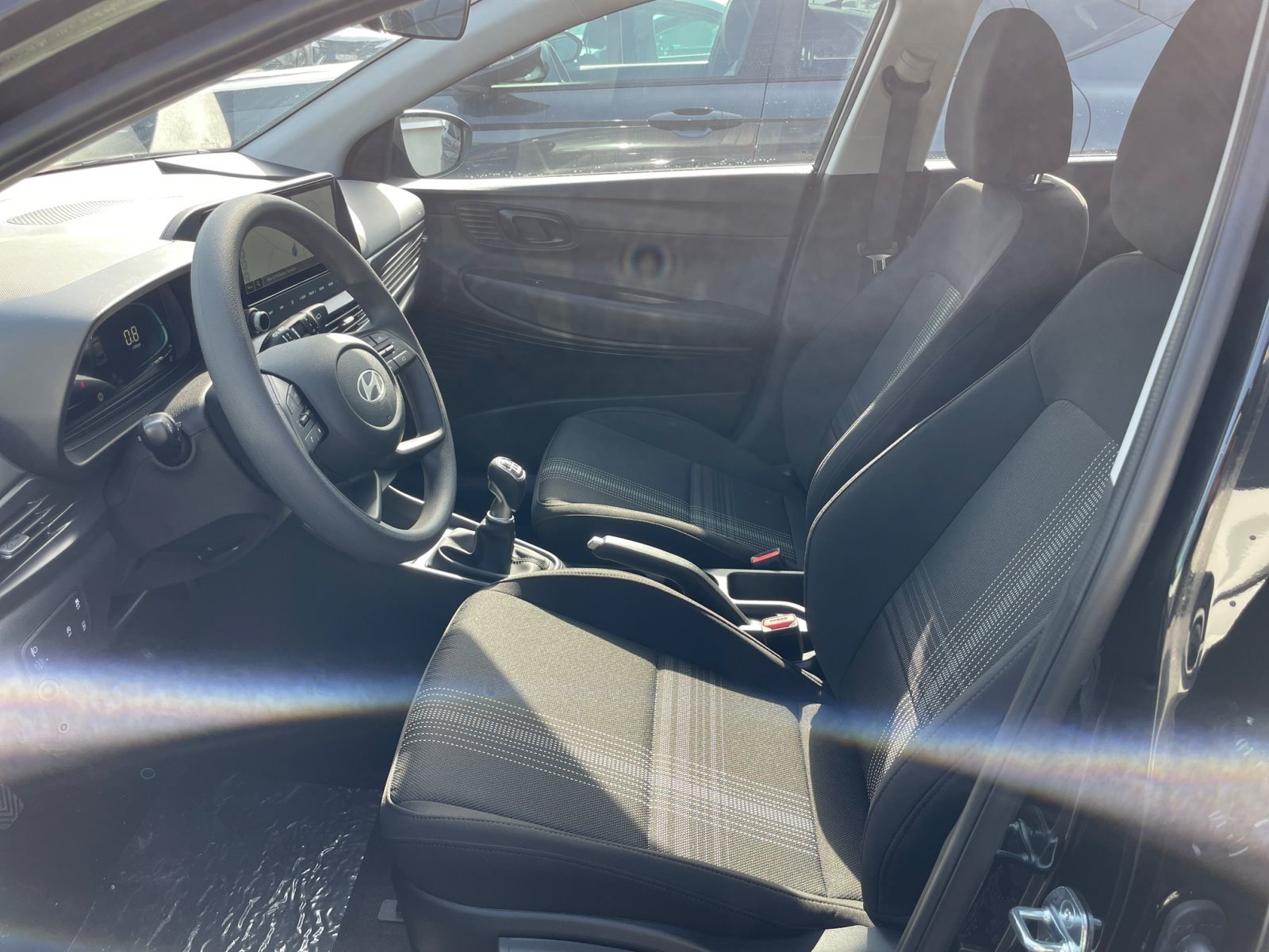 Foto 1 - i20 1.0T-GDi SELECT /FLA/SpurH/Navi/PDC/KAM, Phantom Black / MET