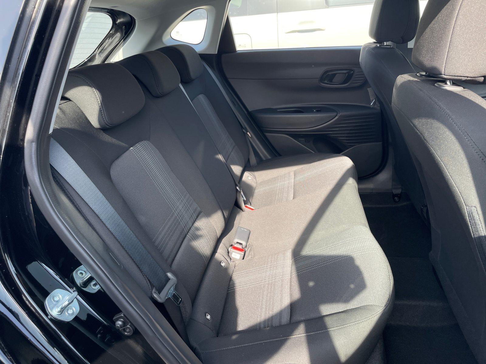 Foto 1 - i20 1.0T-GDi SELECT /FLA/SpurH/Navi/PDC/KAM, Phantom Black / MET