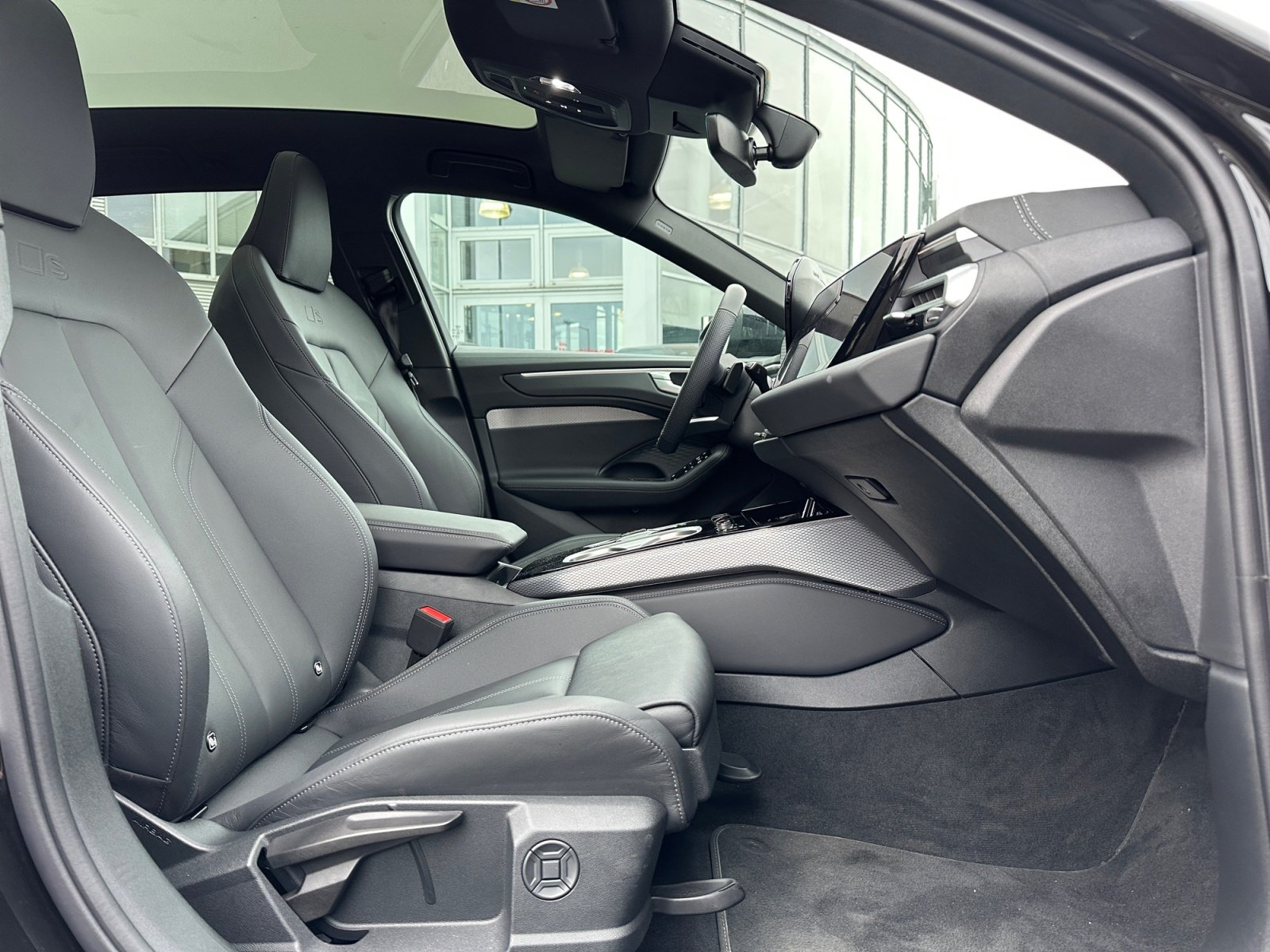 Foto 1 - A6 Avant 40 TDI S line S-tronic 360° Pano Matrix-LED, Mythosschwarz