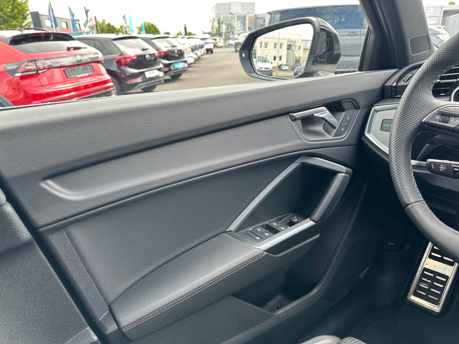 Foto 1 - Q3 35 TDI S tronic S line LED Pano, Mythosschwarz