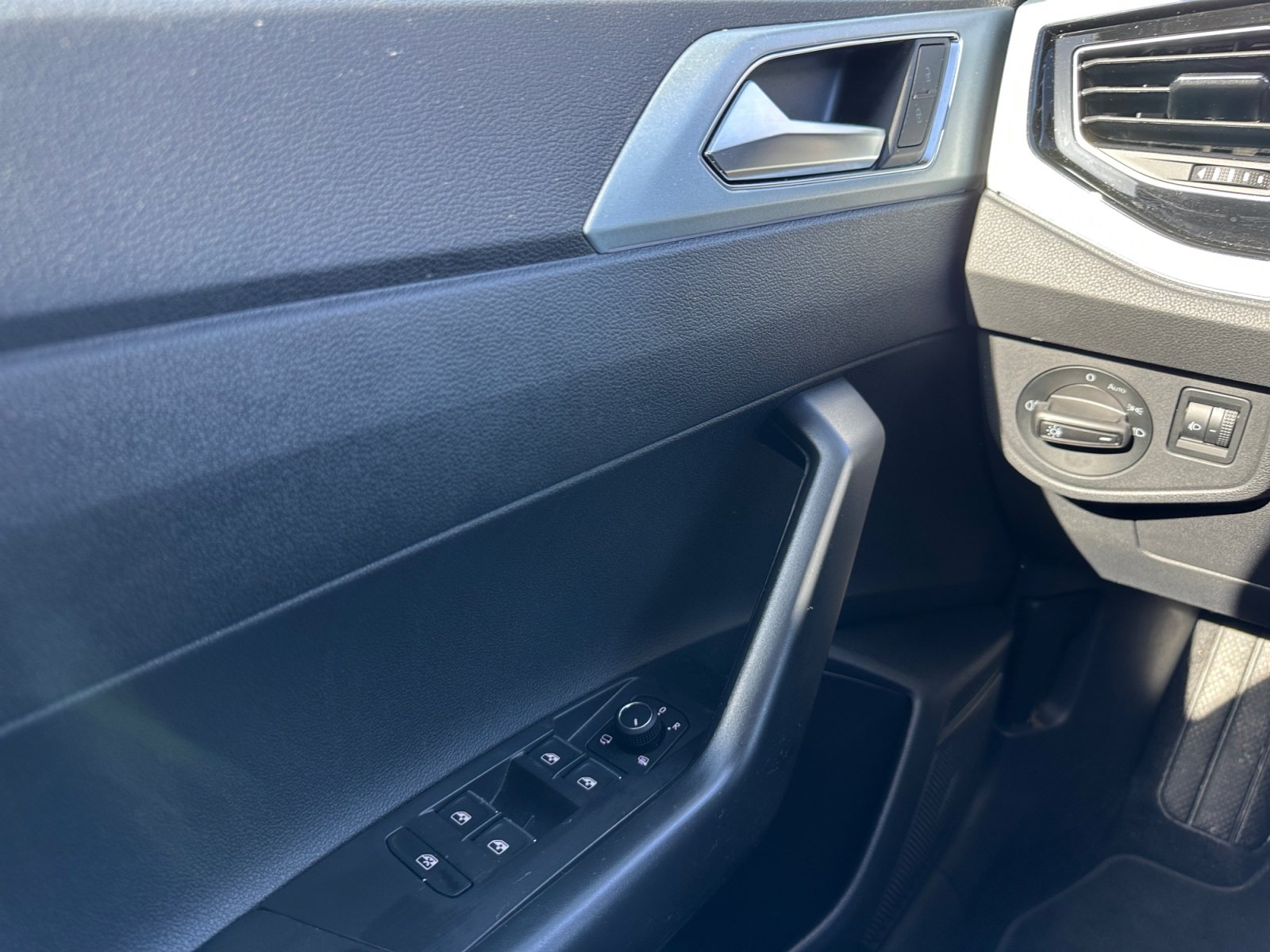 Foto 1 - Taigo 1.0 TSI Goal ACC Navi LED Sitzheizung, Deep Black Perleffekt