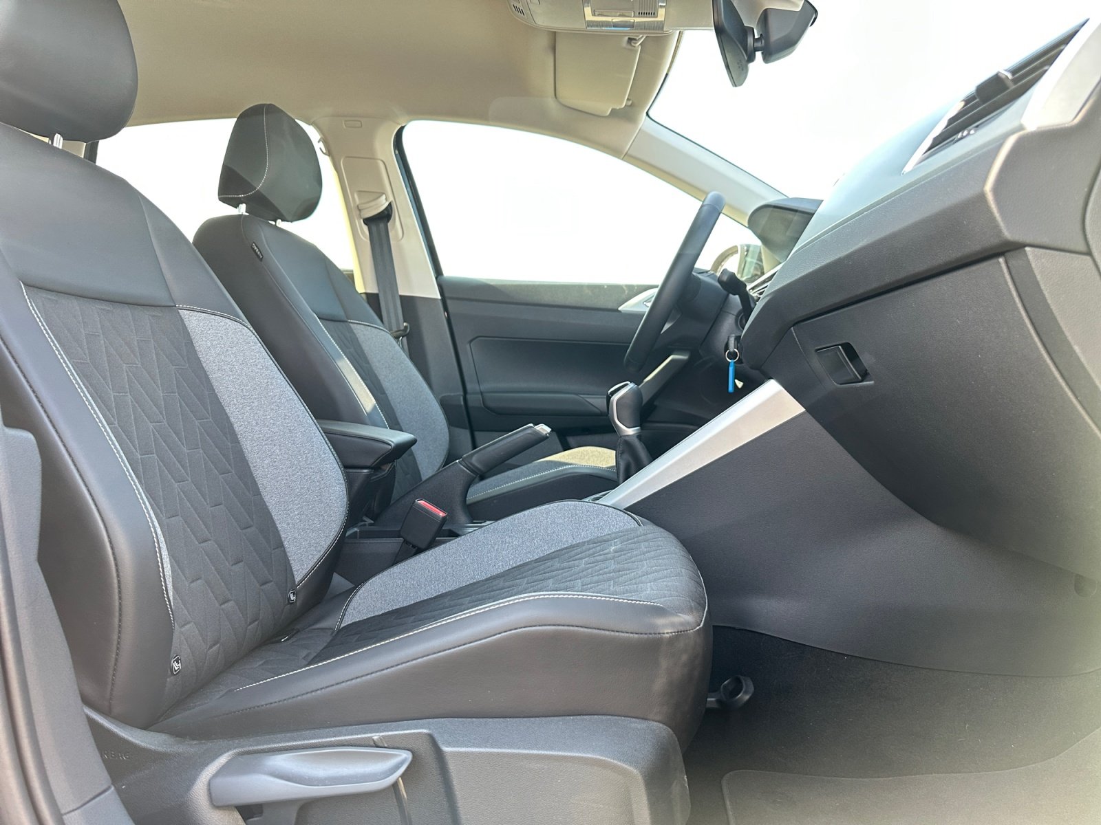 Foto 1 - Taigo 1.0 TSI Goal ACC Navi LED Sitzheizung, Deep Black Perleffekt