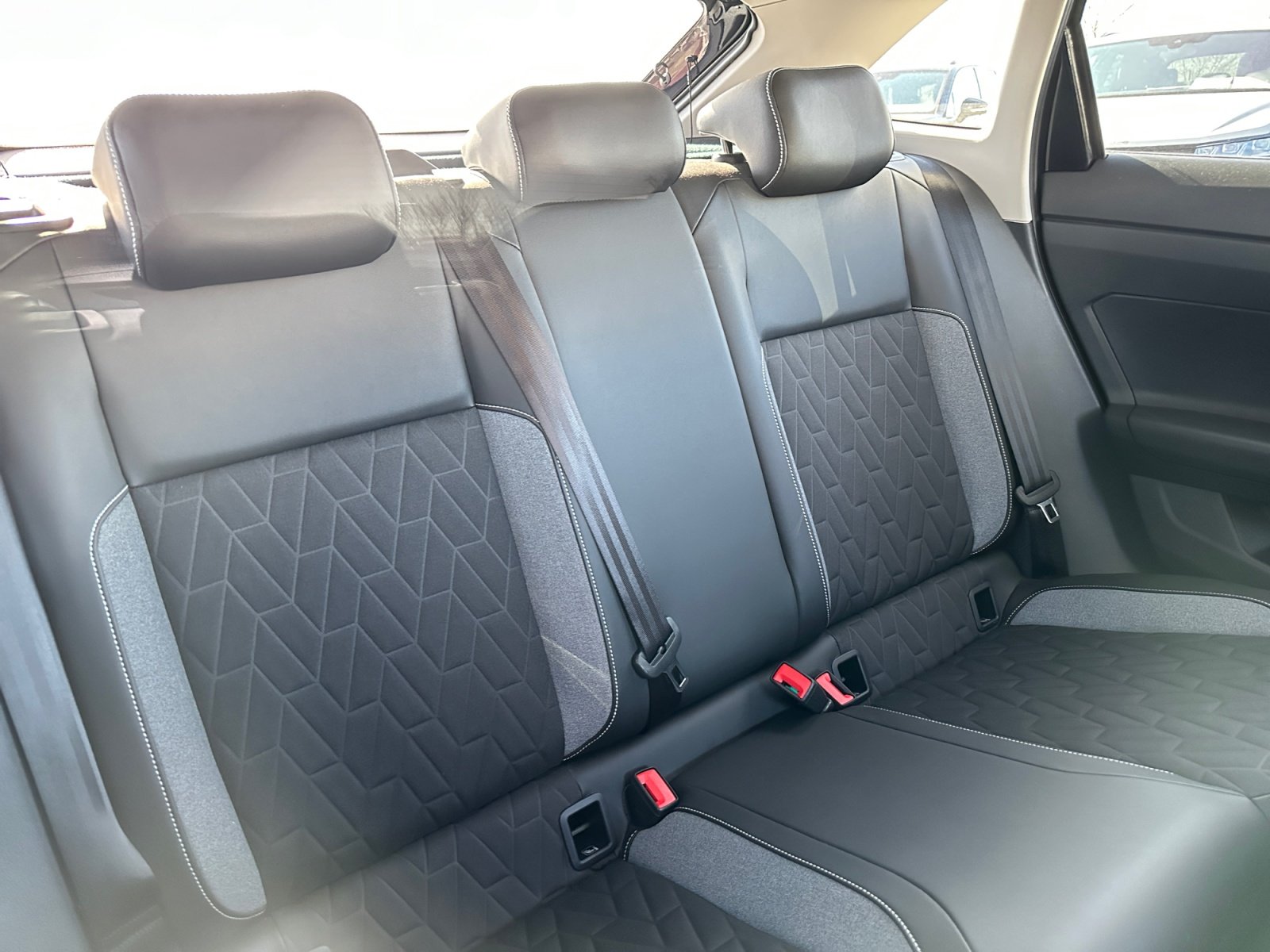 Foto 1 - Taigo 1.0 TSI Goal ACC Navi LED Sitzheizung, Deep Black Perleffekt