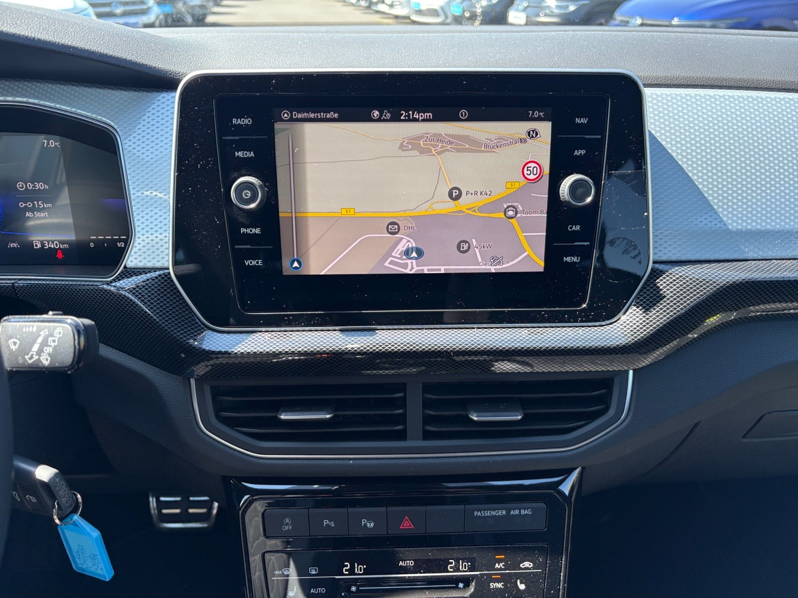 Foto 1 - T-Cross 1.0 TSI DSG AHK Einparkhilfe Navi Sitzheizung, Ascotgrau