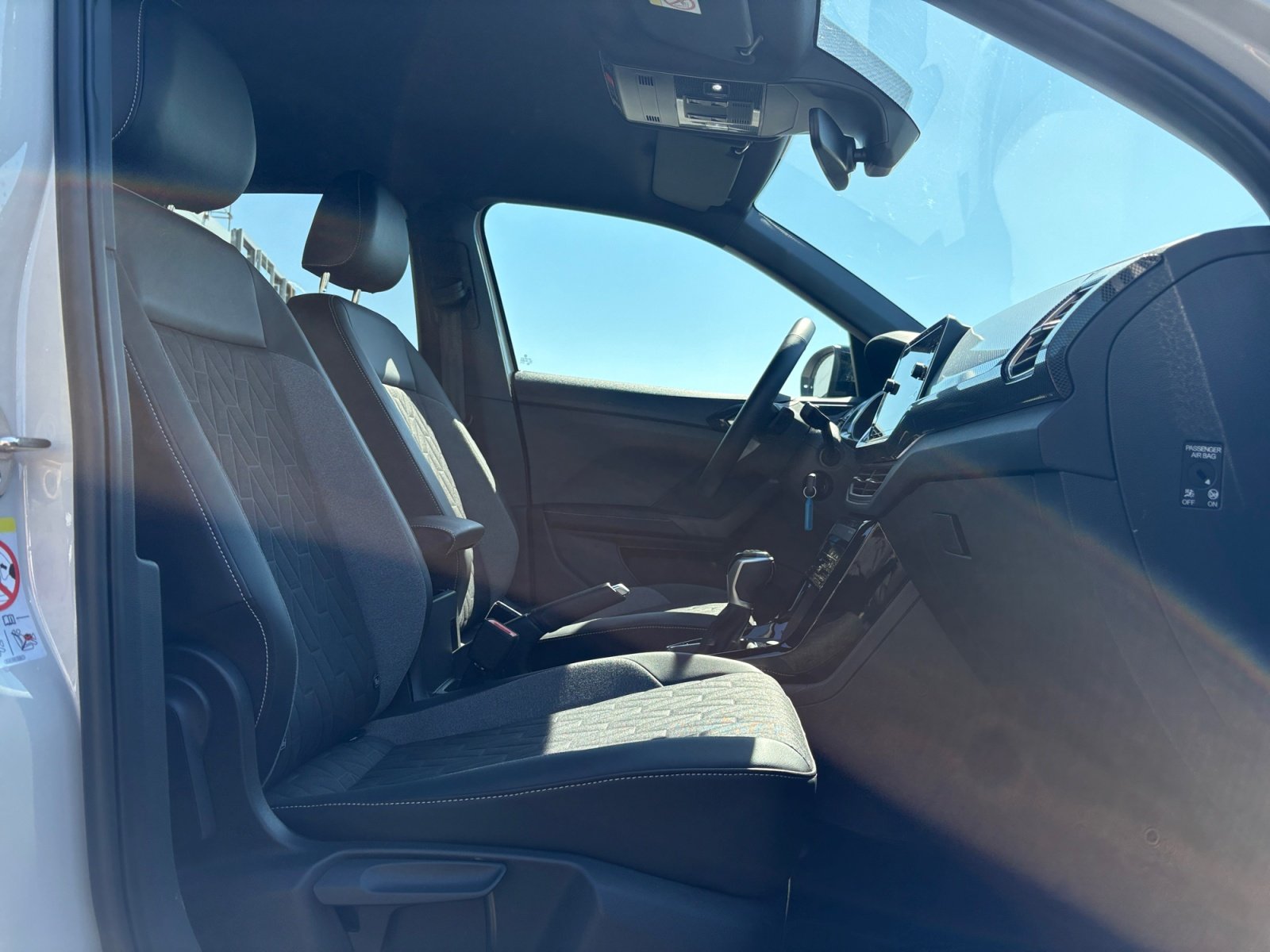 Foto 1 - T-Cross 1.0 TSI DSG AHK Einparkhilfe Navi Sitzheizung, Ascotgrau