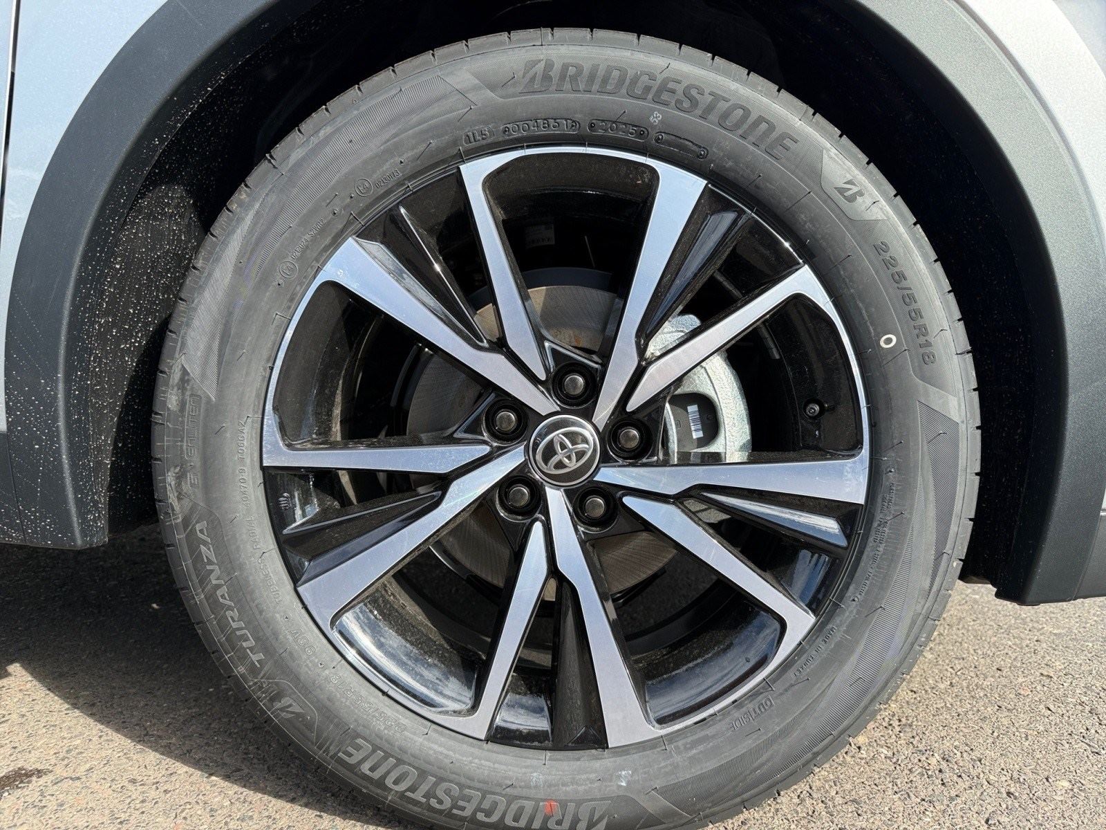 Foto 1 - Toyota C-HR 1,8 Hybrid FWD Teamplayer, Silver Metallic (1L0)/ Black (202)