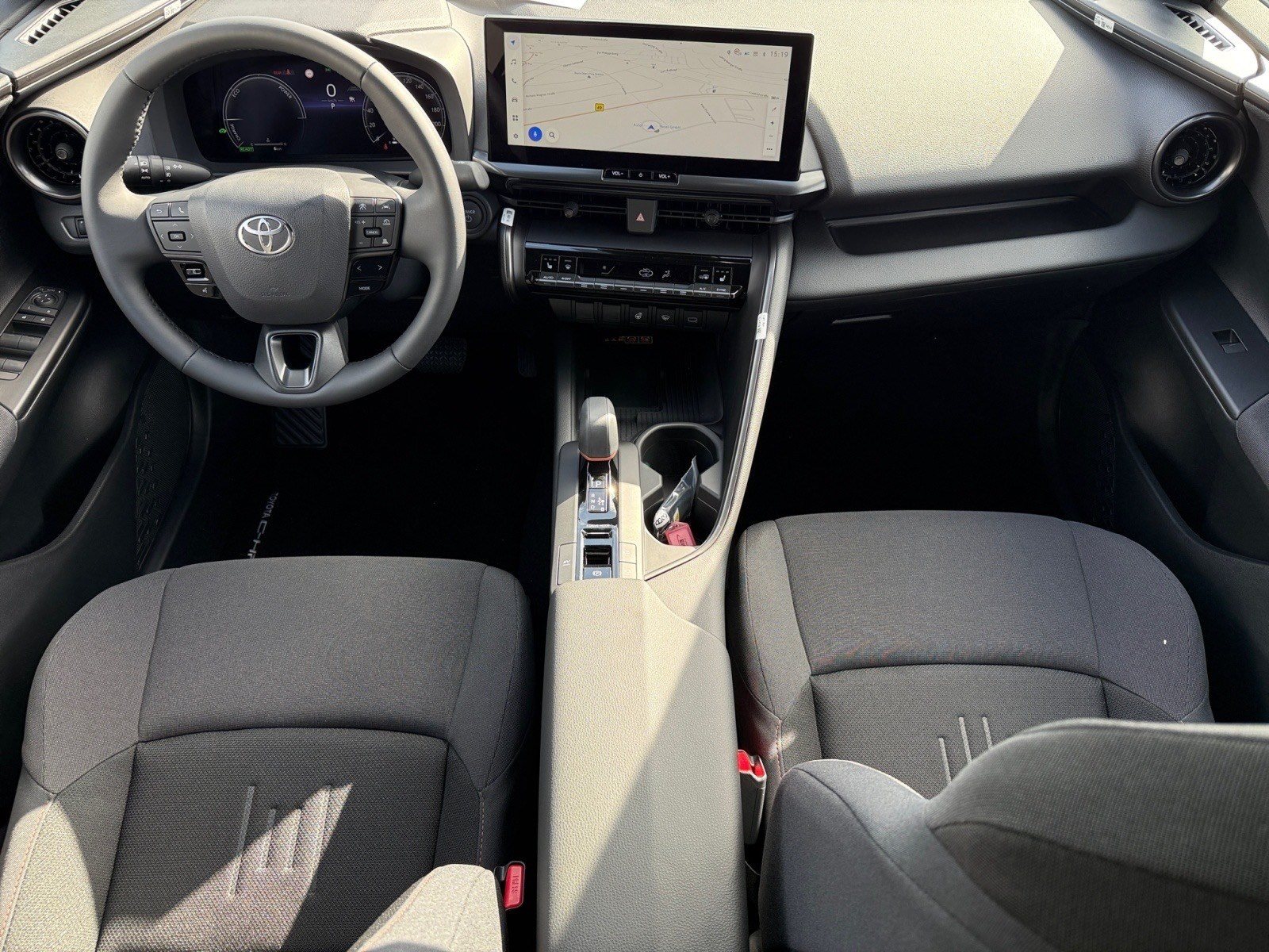Foto 1 - Toyota C-HR 1,8 Hybrid FWD Teamplayer, Silver Metallic (1L0)/ Black (202)